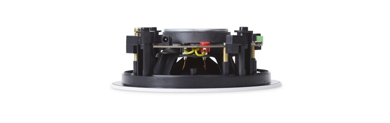 <b>Il diffusore da incasso Artsound FL502BT SINGLE unisce amplificazione integrata, Bluetooth 5.1 aptX HD e design ultra piatto</b>, con griglia magnetica verniciabile e ingresso AUX per collegare TV, streamer o qualsiasi sorgente, ideale per stanze singole o come punto audio discreto e moderno; disponibile anche con opzione <b>SET</b> (attivo + passivo) per coprire ambienti più grandi in stereo. 