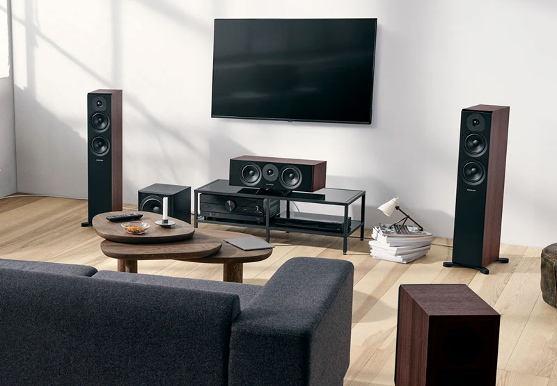 Diffusori da pavimento Dynaudio Emit 30 hi-fi derivati da Evoke