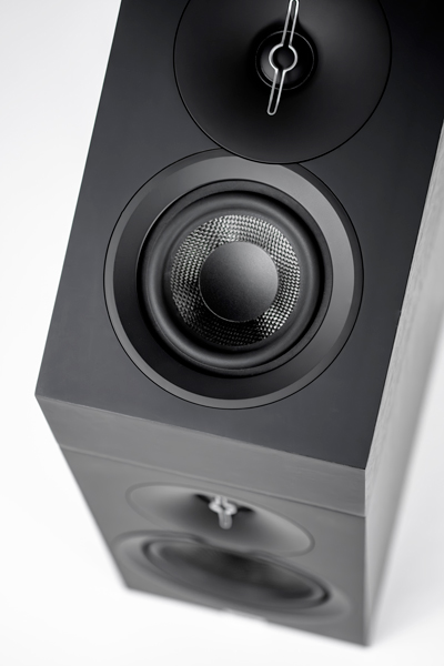 ELAC Debut 3.0 A4.3 diffusori Dolby Atmos riflessione soffitto