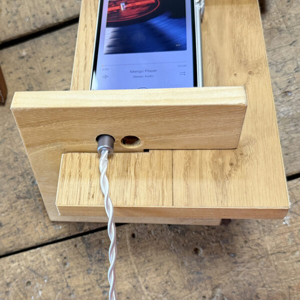 Supporto in legno per lettori digitali iBasso