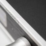 Particolare del frontale del Lindemann Woodnote COMBO con la scritta Woodnote