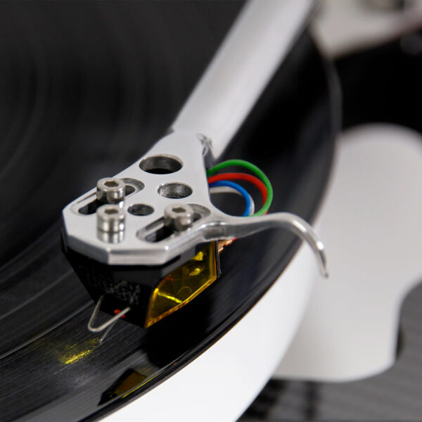 Rega RB Titanium tubo monoblocco in alluminio lucidato a mano