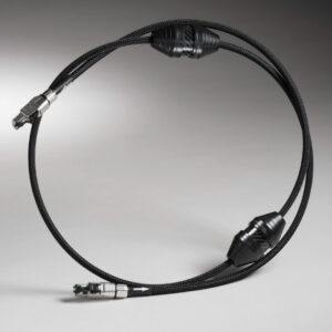 Cavo Shunyata Alpha-X Ethernet nero ad anello con due moduli di filtro e connettori RJ45
