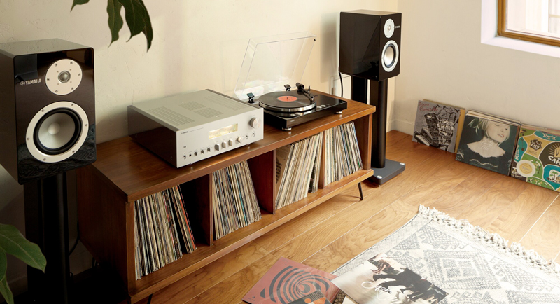 Yamaha A-S2200 amplificatore integrato Hi-Fi analogico lifestyle