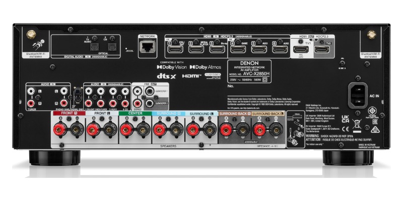 Denon AVC-X2850H – dettaglio connessioni posteriori Connessioni posteriori del sintoamplificatore Denon AVC-X2850H: 6 ingressi HDMI, uscite subwoofer, ingresso Phono e morsetti per 7 diffusori