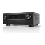 Sintoamplificatore AV Denon AVC-X2850H visto di tre quarti dal lato destro con manopola del volume