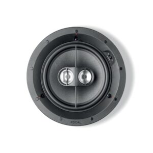 Diffusore stereo da soffitto Focal 100 IC6ST visto di fronte senza griglia, con woofer Polyglass e due tweeter affiancati