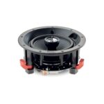 Focal 100 ICW5 di tre quarti senza griglia, con le staffe di fissaggio rosse sui lati