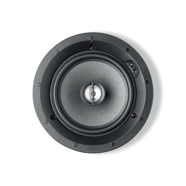 Focal 100 ICW6 vista frontale Diffusore da incasso Focal 100 ICW6 visto di fronte senza griglia, con woofer Polyglass da 16,5 cm e tweeter coassiale al centro