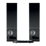 Due subwoofer Focal 100 IWSUB8 senza griglia affiancati, con l'amplificatore 100 IWSUB8 Amplifier davanti
