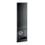 Subwoofer da incasso Focal 100 IWSUB8 di tre quarti senza griglia, alto e stretto, con il woofer Polyglass in basso