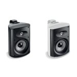 Due diffusori Focal 100 OD6 senza griglia affiancati, uno nero e uno bianco, con woofer e tweeter in vista