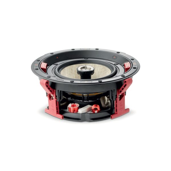 Focal 300 ICW6 di tre quarti senza griglia, montato sul telaio con le alette rosse EQI