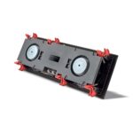 Retro del Focal 300 IWLCR6 in orizzontale, con i magneti dei due woofer e i morsetti al centro