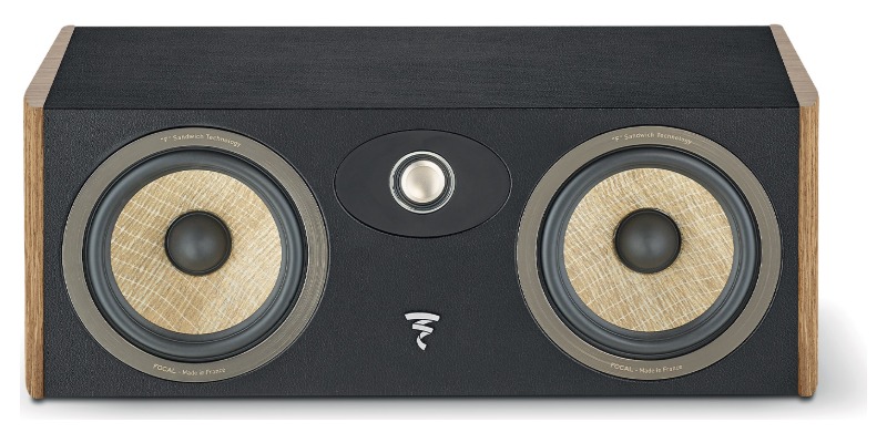Focal Aria Evo X Center – frontale senza griglia Focal Aria Evo X Center in noce visto di fronte: tweeter TAM al centro e due woofer Flax da 16,5 cm ai lati