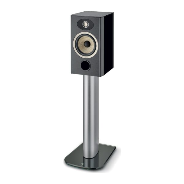 Focal Aria Evo X N°1 nero lucido montato sullo stand dedicato opzionale con base in vetro, venduto separatamente