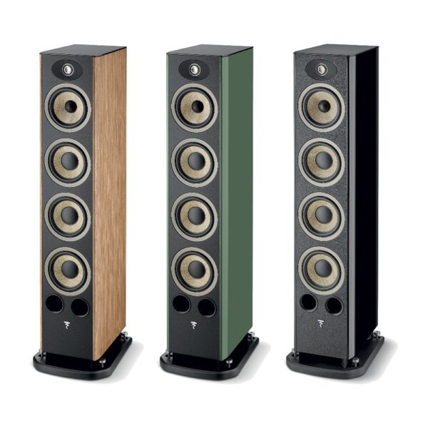 Focal Aria Evo X N°3 nelle finiture Noce Prime, Verde Muschio e Nero Lucido Tre diffusori da pavimento Focal Aria Evo X N°3 affiancati in Noce Prime, Verde Muschio Lucido e Nero Lucido, senza griglia