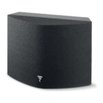 Focal Aria SR900 nero satinato con frontale magnetico in tessuto applicato, vista di tre quarti
