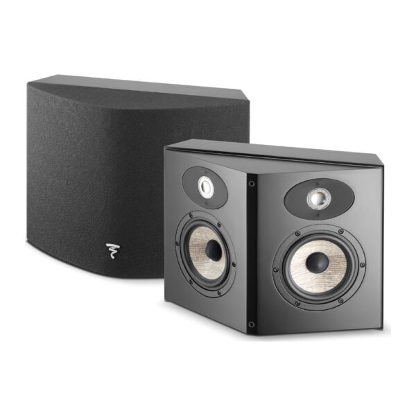 Coppia di surround Focal Aria SR900 nero satinato, una con frontale in tessuto e una senza