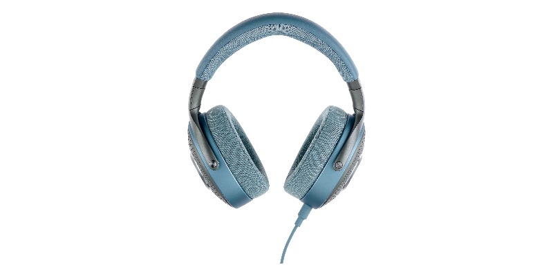 Focal Azurys – cuffie chiuse blu Cuffie chiuse Focal Azurys in blu viste di fronte, con cavo mini-jack