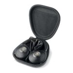 Cuffie Focal Bathys Deep Black ripiegate nella custodia rigida aperta