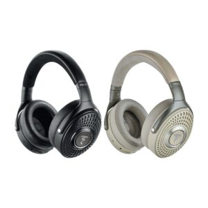 Due cuffie wireless Focal Bathys affiancate, in Deep Black e in Dune, viste di tre quarti