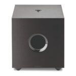 Subwoofer Focal Cub Evo in MDF nero visto di fronte, con il condotto reflex aerodinamico sul frontale
