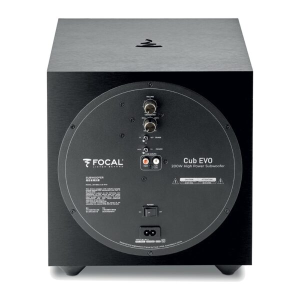Retro del Focal Cub Evo con il pannello dell’amplificatore, gli ingressi e i comandi