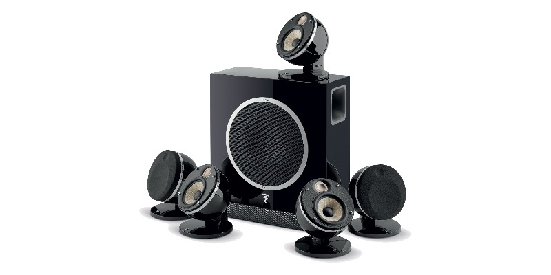 Satelliti Focal Dôme Flax neri con il subwoofer del Dôme Flax Pack 5.1