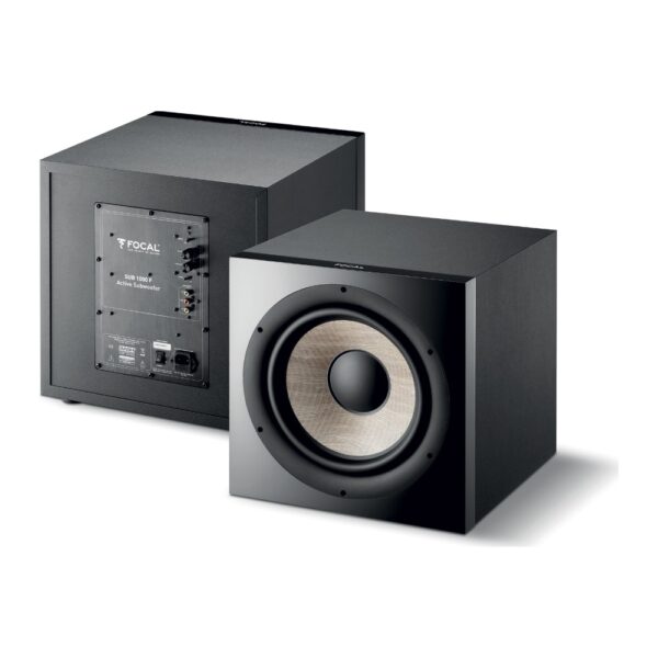 Focal Sub 1000F visto di fronte e da dietro, con woofer Flax e pannello posteriore dell’amplificatore