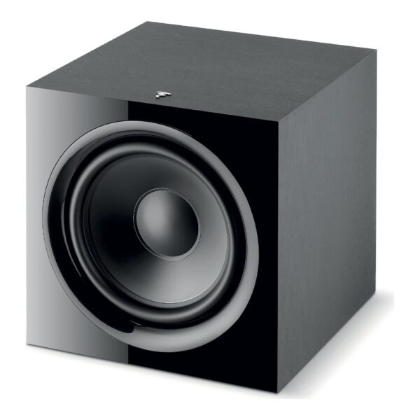 Subwoofer Focal Sub 600P visto di tre quarti con mobile in MDF spazzolato