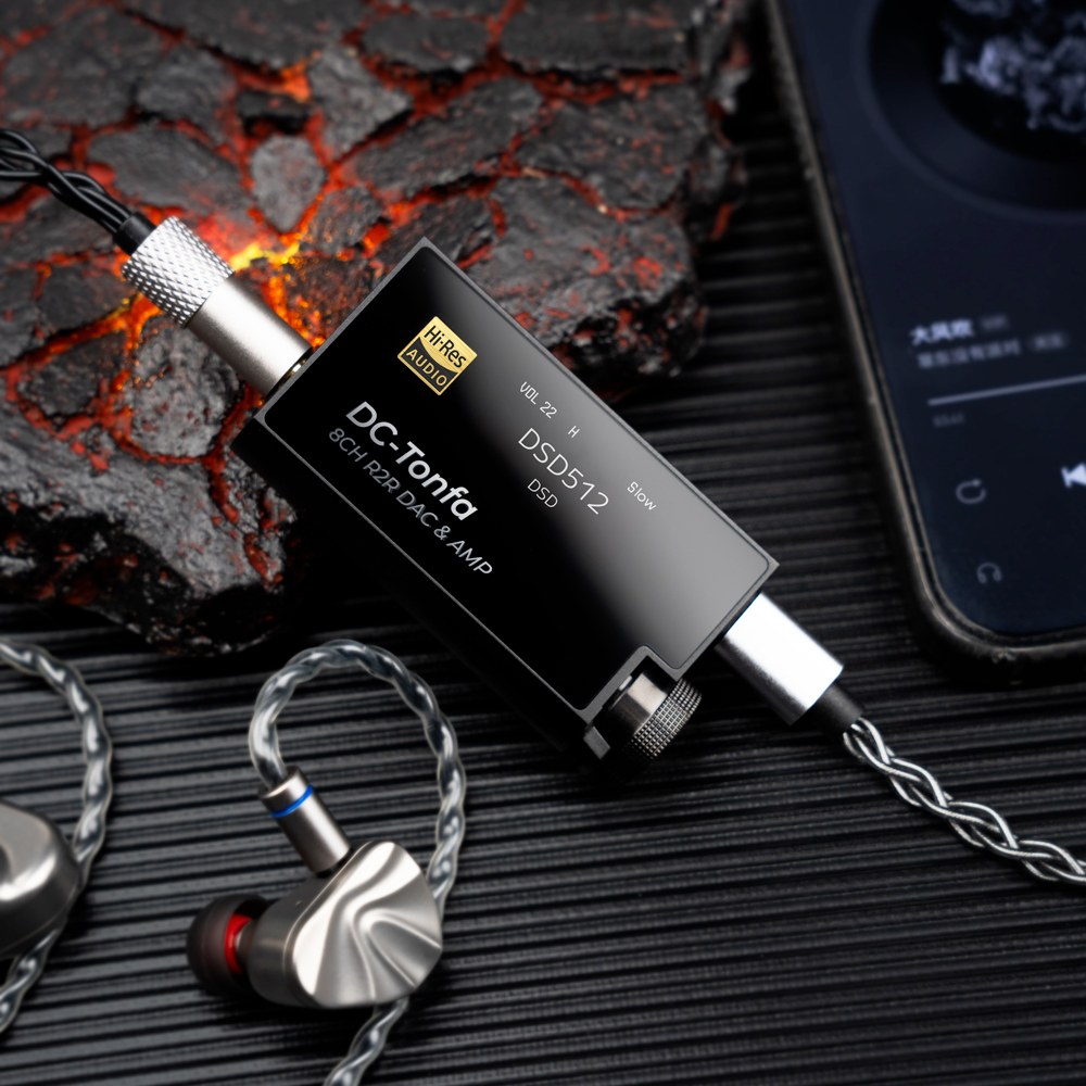 iBasso DC-Tonfa DAC R2R portatile collegato a uno smartphone