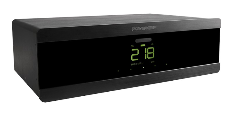 Powergrip YG-3 di tre quarti con il display a colori, vista ravvicinata
